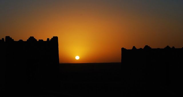 6 days desert tour from Marrakech to Essaouira via Merzouga, Fes and Casablanca